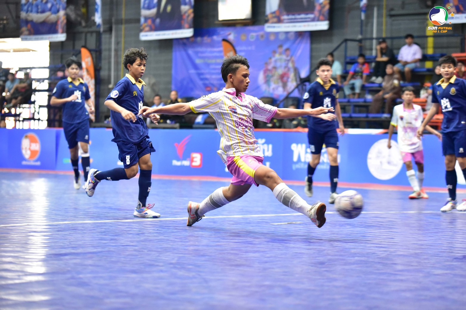 “มัธยมวัดเบญฯ” ถล่ม “ราชวินิตบางเขน” 4-0 เข้าไปรอชิง ศึก "SDN FUTSAL NO - L 2025" โซน กทม. 