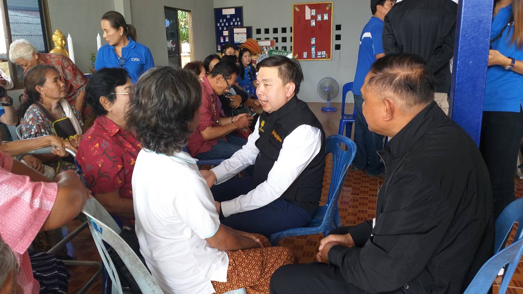 ผู้ช่วยรัฐมนตรีประจำกระทรวงยุติธรรม ลงพื้นที่ไกล่เกลี่ยข้อพิพาท กรณีที่ดินชุมชนเตาอิฐกับวัดอุทัยทาราม 