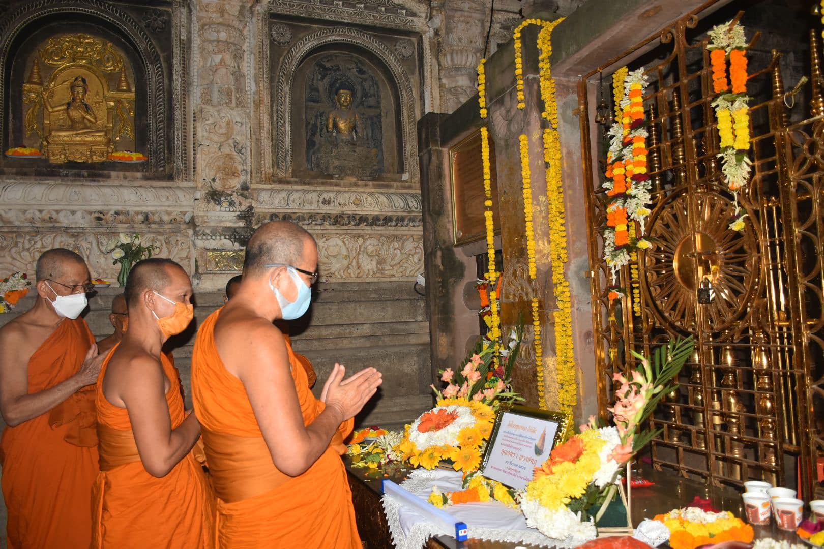 พระธรรมทูต-พุทธบริษัทชาวไทย เจริญพระพุทธมนต์ ถวายพระพรชัย เจ้าฟ้าพัชรกิติยาภา