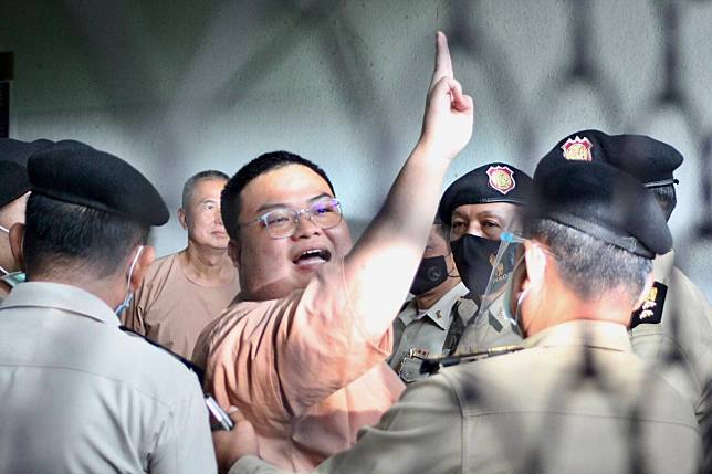 หมอวินิจฉัย "เพนกวิน"เป็นโรคกระเพาะ ยังอดอาหารต่อต้านความอยุติธรรม