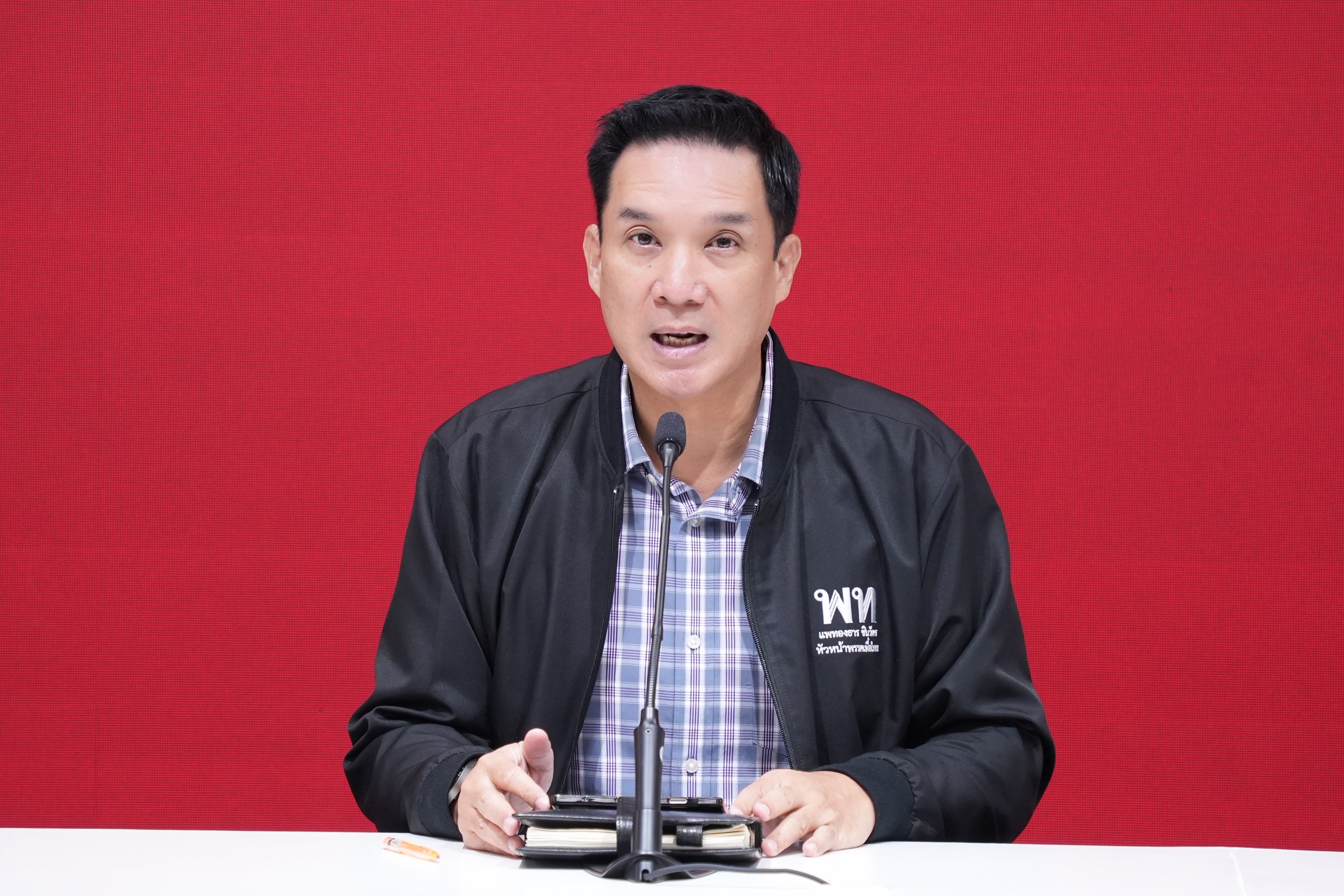 "โฆษกพท." ย้ำปม "เขากระโดง" ไม่ใช่การกลั่นแกล้ง ชี้ควรจบตั้งแต่ปี 60 เผยมีกลุ่มการเมืองแทรกแซงรัฐ  