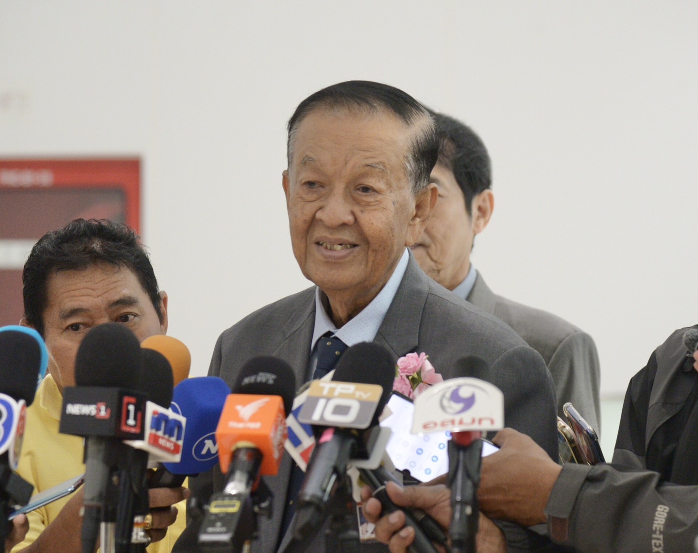 "ประธานสภาฯ" ลั่นไม่ยอมให้มีซื้อขายตำแหน่ง-บัตรสภา ยันไม่ใช่หน้าที่-รับรองวุฒิการศึกษา 