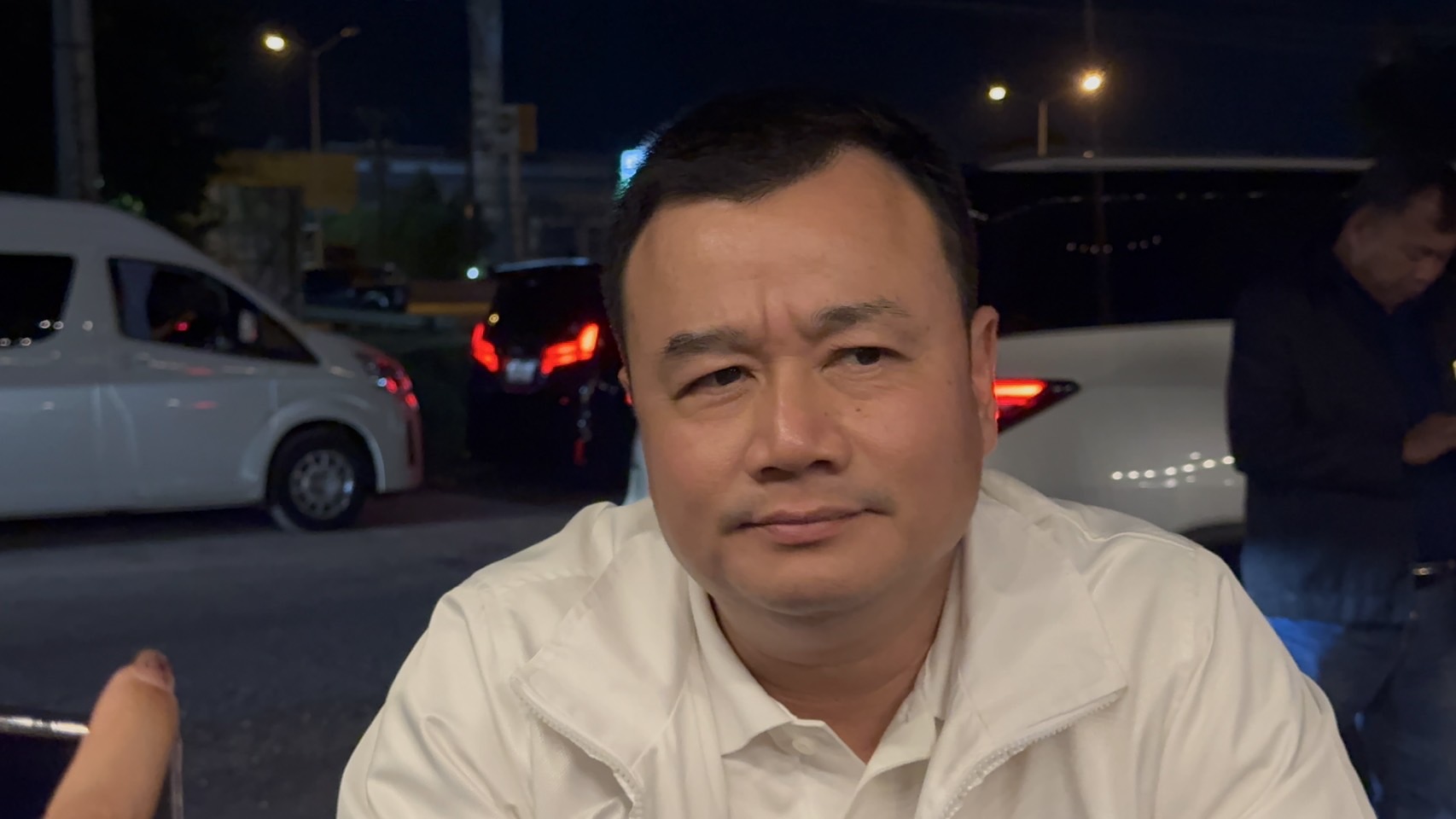 "สรวงศ์" ไม่สน “เทพไท" ยัน "ทักษิณ" ปราศรัยชม "ลูกสาว" แปลกตรงไหน ฟาด "นักร้อง" แยกไม่ออกคำแนะนำ-ครอบงำ 