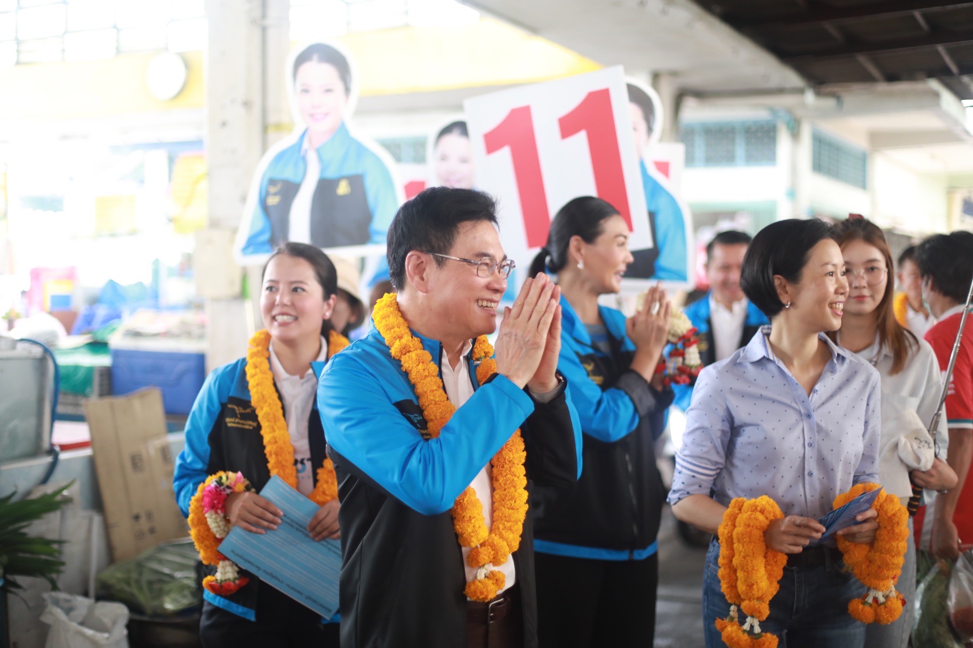 “จุรินทร์” ควง “วิลาศ” ลุยหาเสียงฝั่งธน ช่วย “แนน ศิริภา” เผยเตรียมเปิดปราศรัยใหญ่ ประกาศจุดยืนประชาธิปไตยเต็มใบ ไม่โกง ที่วงเวียนใหญ่ 23 เม.ย. นี้