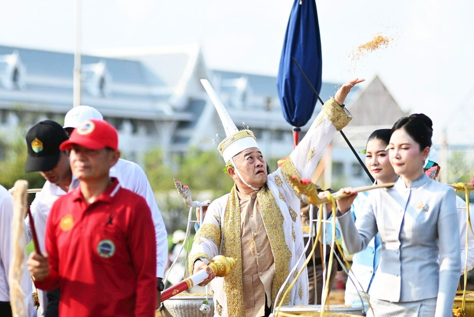 “ปลัดเกษตรฯ” นำซ้อมแรกนา 2569 ครั้งที่ 1 เตรียมพิธีพืชมงคลสนามหลวง