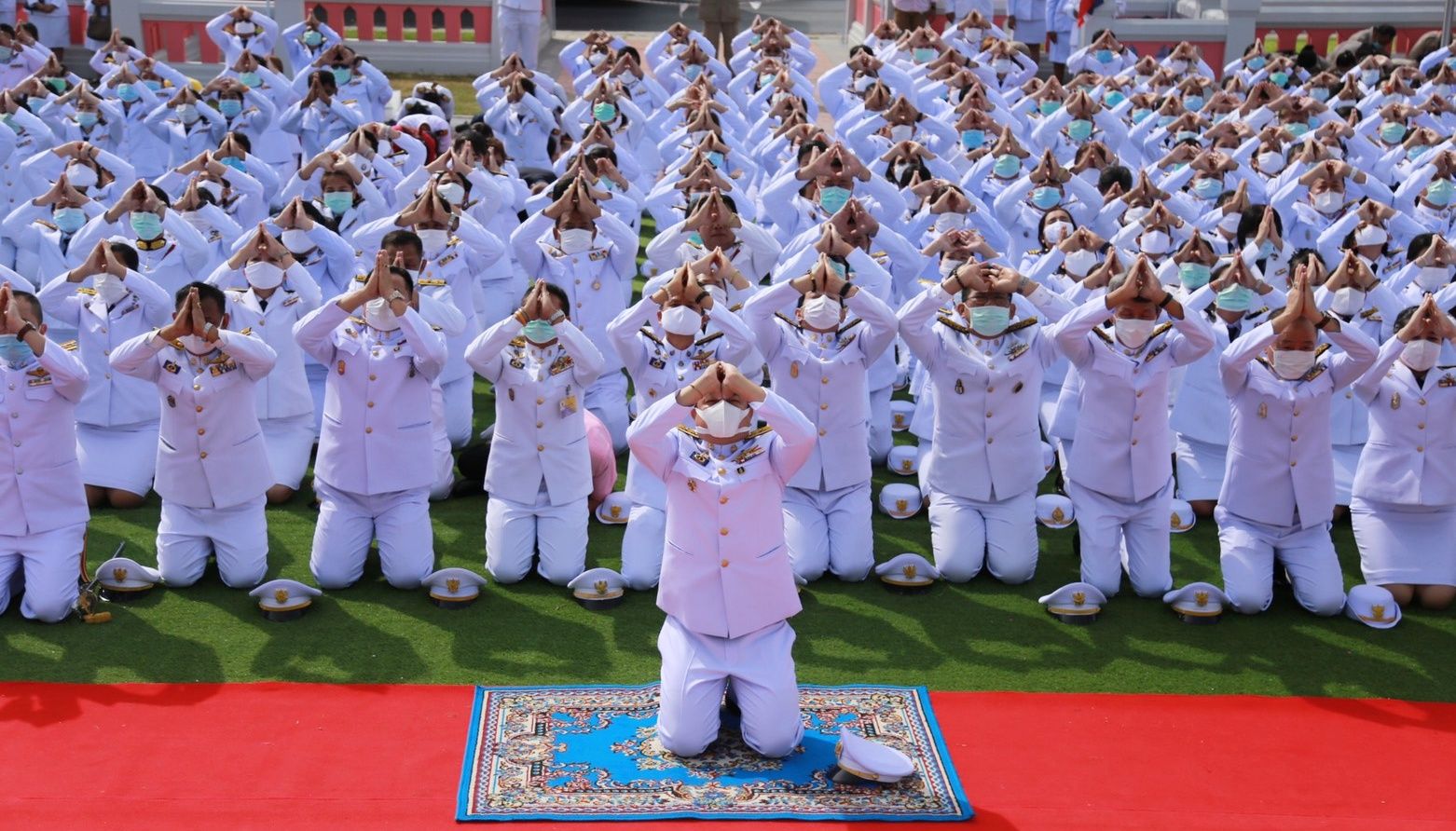 "พ่อเมืองปทุมฯ" นำวางพวงมาลาวันปิยมหาราช น้อมรำลึกถึงพระมหากรุณาธิคุณ พระพุทธเจ้าหลวง