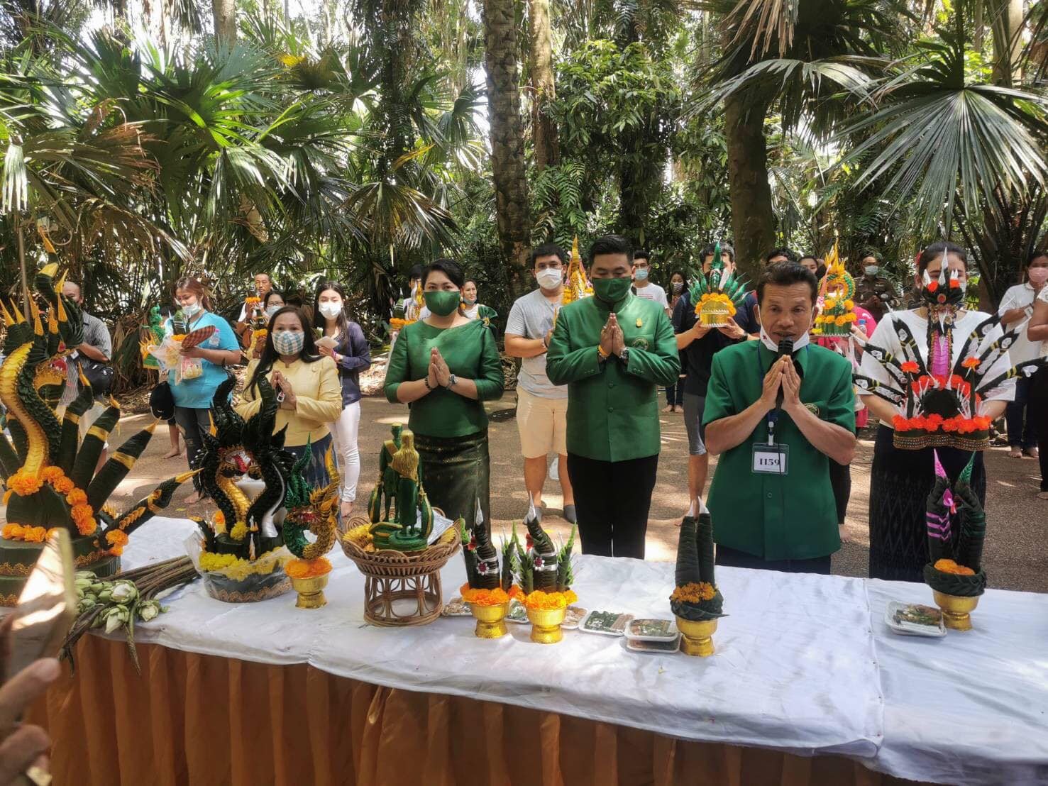 นายอำเภอบ้านดุง จ.อุดรธานี ประชาสัมพันธ์ 10 ขั้นตอนลงทะเบียนก่อนเข้าคำชะโนด ป้องกันการแพร่ระบาดของเชื้อไวรัสโควิด-19