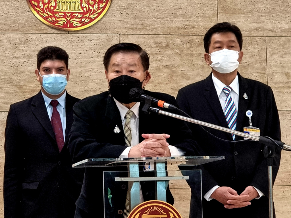 "เสรีพิศุทธ์" ซัดรบ. บริหารน้ำมันล้มเหลว ไร้ปัญญาแก้ เหน็บใช้รถทหารวิ่งแทน ท.ไม่มีงานทำหรือ?