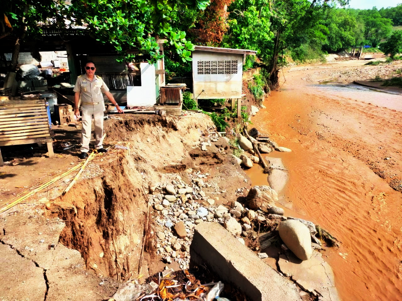 เส้นทางทางหลวง 108 แม่ฮ่องสอน-เชียงใหม่ ผ่านได้แล้ว ขณะที่แม่ลาน้อยอ่วม