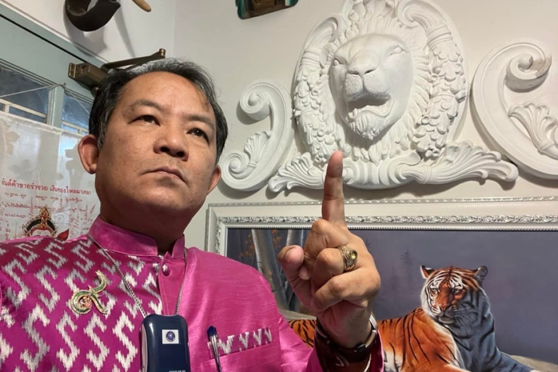 ใครเอ่ย? พี่ศรีโพสต์ถาม "นายกฯไทยคนเดียวที่ไม่เคารพกฎหมาย ต้องหนีหัวซุกหัวซุน"