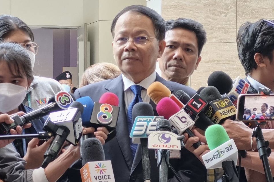 “นพดล” เผย เร่งแก้เกมไม่แลนด์สไลด์ ตั้ง “พท.” เป็นสถาบันการเมือง คาด ได้ข้อยุติ “ปธ.สภาฯ” หลังหารือ ย้ำจุดยืน ดัน “พิธา” เป็นนายกฯ เชื่อตั้งรบ. 8 พรรคได้ ไม่ยืดเยื้อ