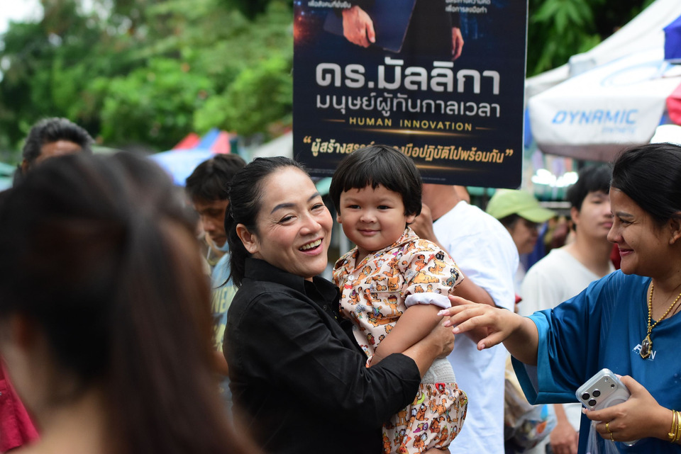 “ดร.มัลลิกา” ลุยตลาดหลักสี่ ชูแผนฟื้นเศรษฐกิจ–แก้ปัญหาเมือง โค้งสุดท้ายชิงผู้ว่าฯ กทม. 