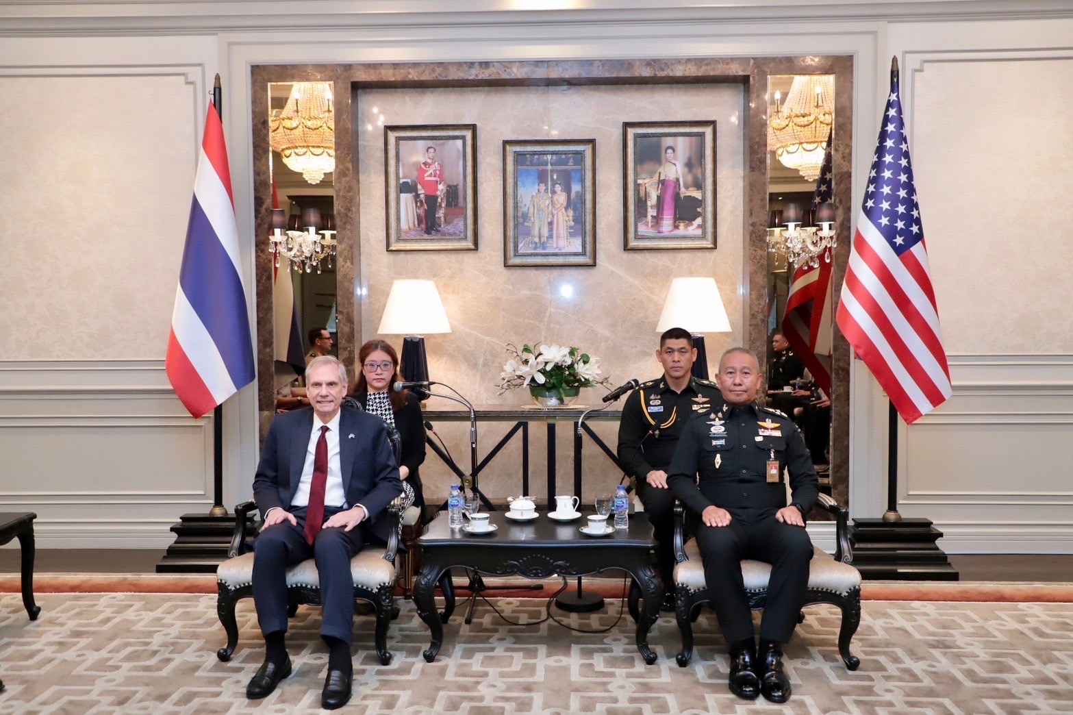 ทูตสหรัฐฯ บุก“บก.ทบ.”คุย“บิ๊กปู”เสนอตัวช่วยเหลือไทย สู้ "แก๊งคอลเซนเตอร์-สแกมเมอร์"