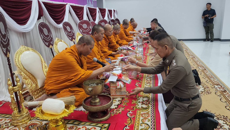 ตำรวจภูธรระยอง จัดงานวันตำรวจ 2568 ทำบุญถวายภัตตาหาร-มอบทุนการศึกษาบุตรข้าราชการ