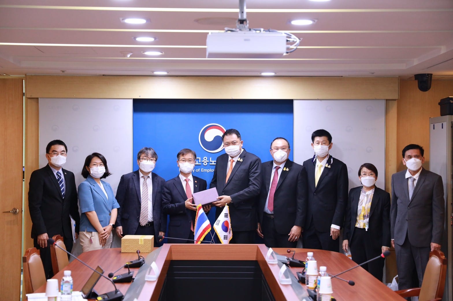 "รมว.แรงงาน"ลัดฟ้าเจรจาเกาหลีใต้ เสนอส่งแรงงานผู้สูงอายุไทยเข้าไปทำงาน