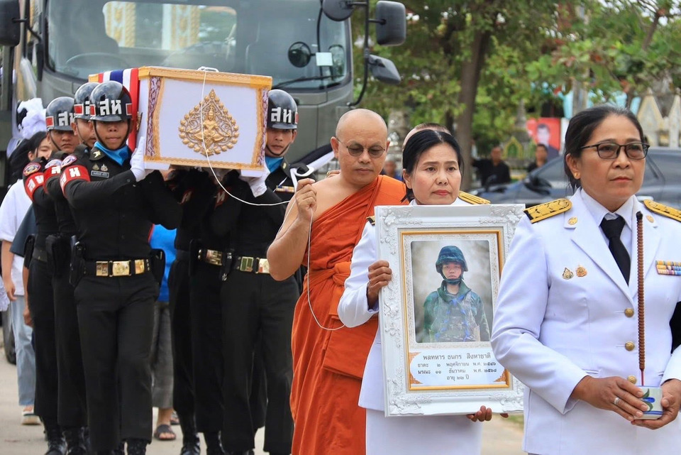 สุดอาลัย รับร่าง ‘พลทหารธนกร’ วีรบุรุษกล้าปกป้องชาติ กลับบ้านเกิดมหาสารคาม 