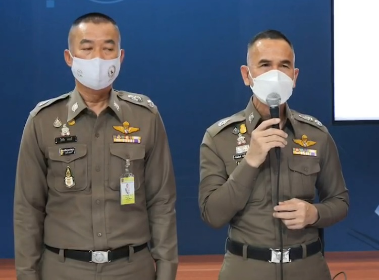 รอง ผบช.น. เผยตำรวจตรวจยึดวัตถุคล้ายระเบิด-พลุไฟรวม 20 ลูก  จากปฏิบัติการเชิงรุกบริเวณแยกดินแดง 