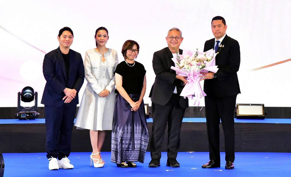 สุดภูมิใจ!! “ซูโม่กิ๊ก” นำครอบครัวกิจเจริญ คว้ารางวัลครอบครัวร่มเย็น 2569 
