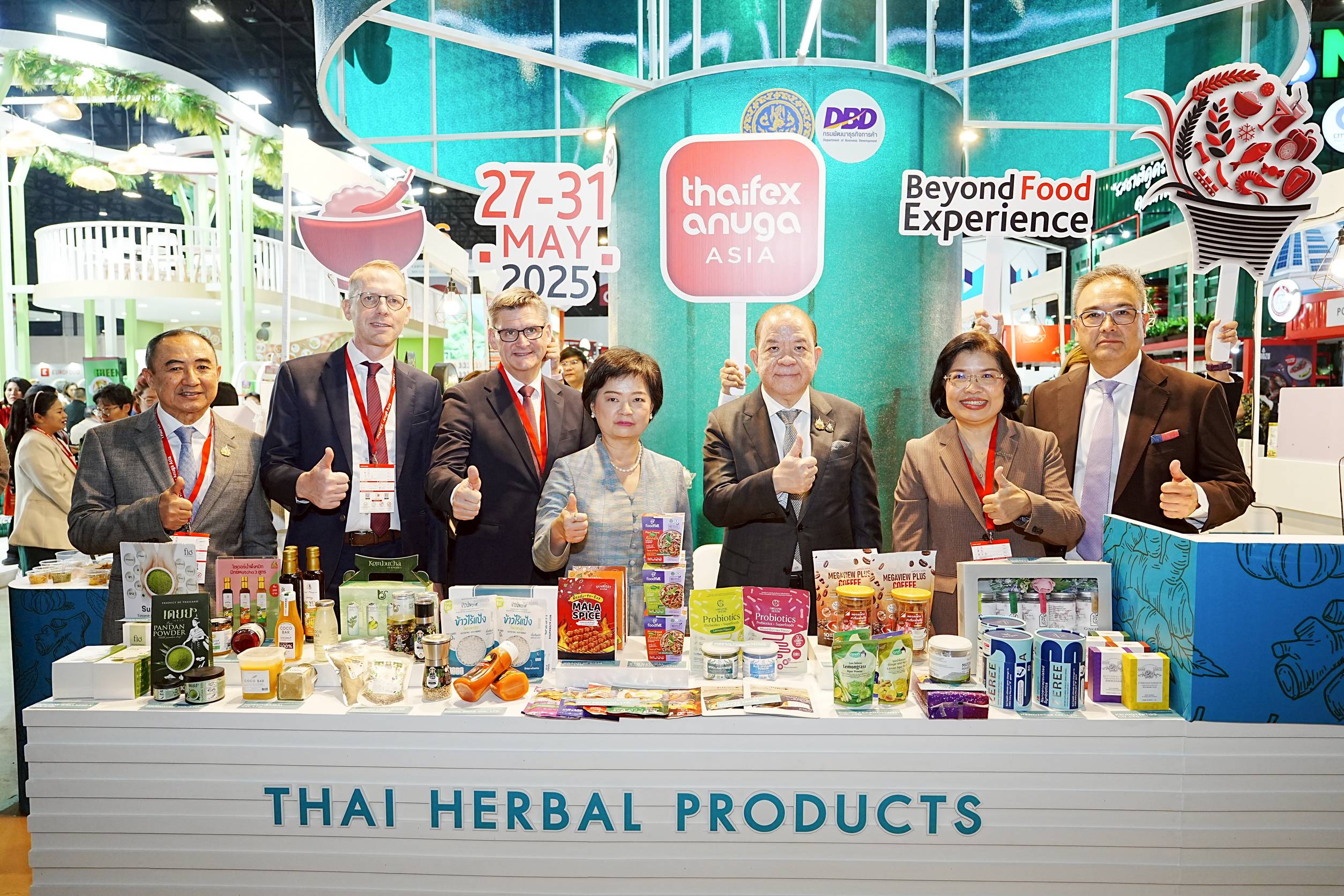 กรมพัฒน์ฯ ดันสมุนไพรไทยบุก THAIFEX 2025 โชว์นวัตกรรม-ชิมอาหารสุขภาพ หวังโกยยอด 100 ล้าน