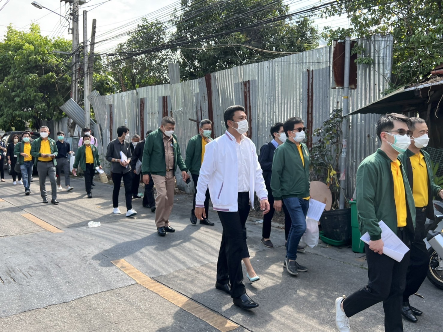 “ส.ส.จักรพันธ์” ลุยนโยบาย“แก้จน”ประสานสภาพัฒน์ เก็บข้อมูล 6 ชุมชนพื้นที่กทม. 