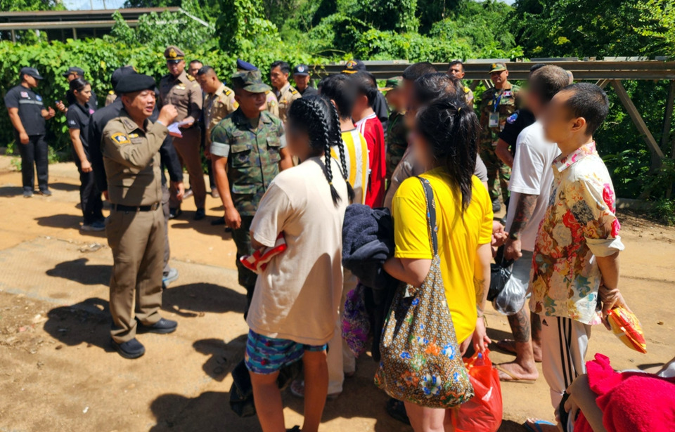 เขมรต้อนกลับ 13 คนไทย พบหมายจับ-เอี่ยวบัญชีม้า คุมตัวสอบเข้ม