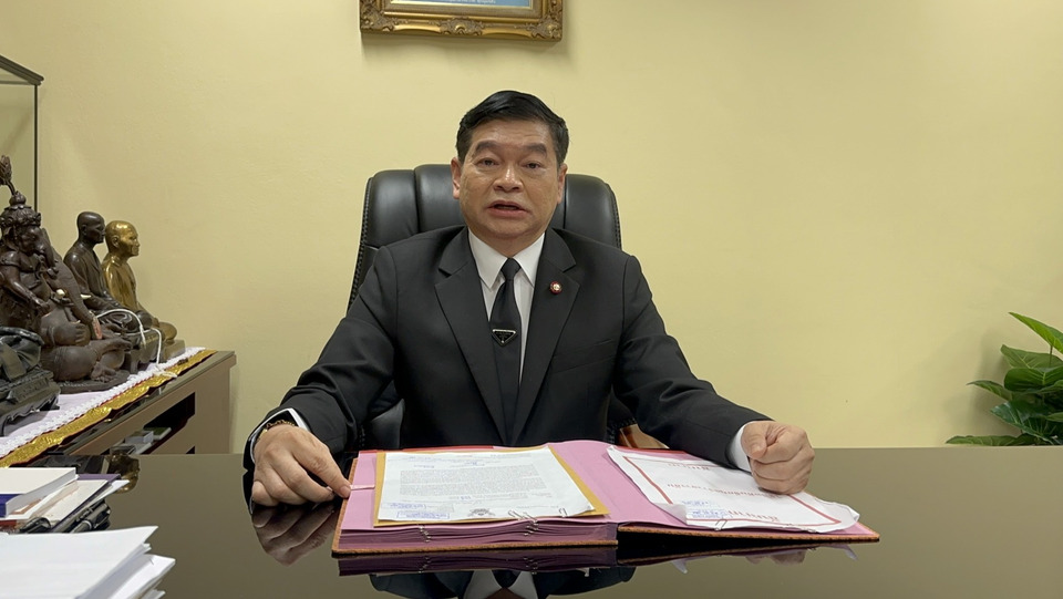 “วัชรินทร์” จ่อระดมอัยการเกือบยกสำนักงาน สอบคดี 2 พ่อลูกตระกูลฮุนฯ เหตุยิง BM-21 ใส่ไทย เสียชีวิต 32 ราย