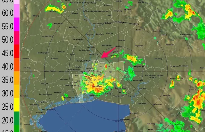 ฝนหนักหลายจุด!! ทั้งฝั่งพระนคร-ธนบุรี สูงสุดที่คลองเตย 53.5 มม.