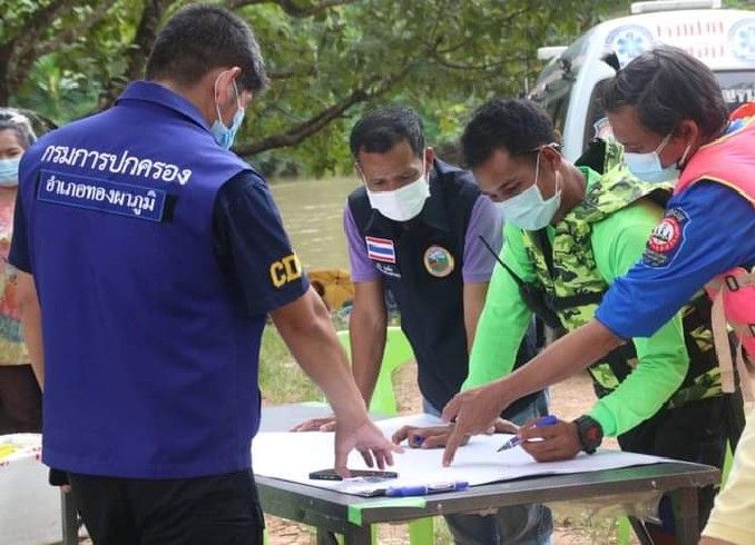 นักประดาน้ำ 2 มูลนิธิ ร่วม จนท.เขื่อนเขาแหลม เร่งค้นหาร่างหนุ่มใหญ่ทองผาภูมิ กระโดดสะพานฆ่าตัวตาย 