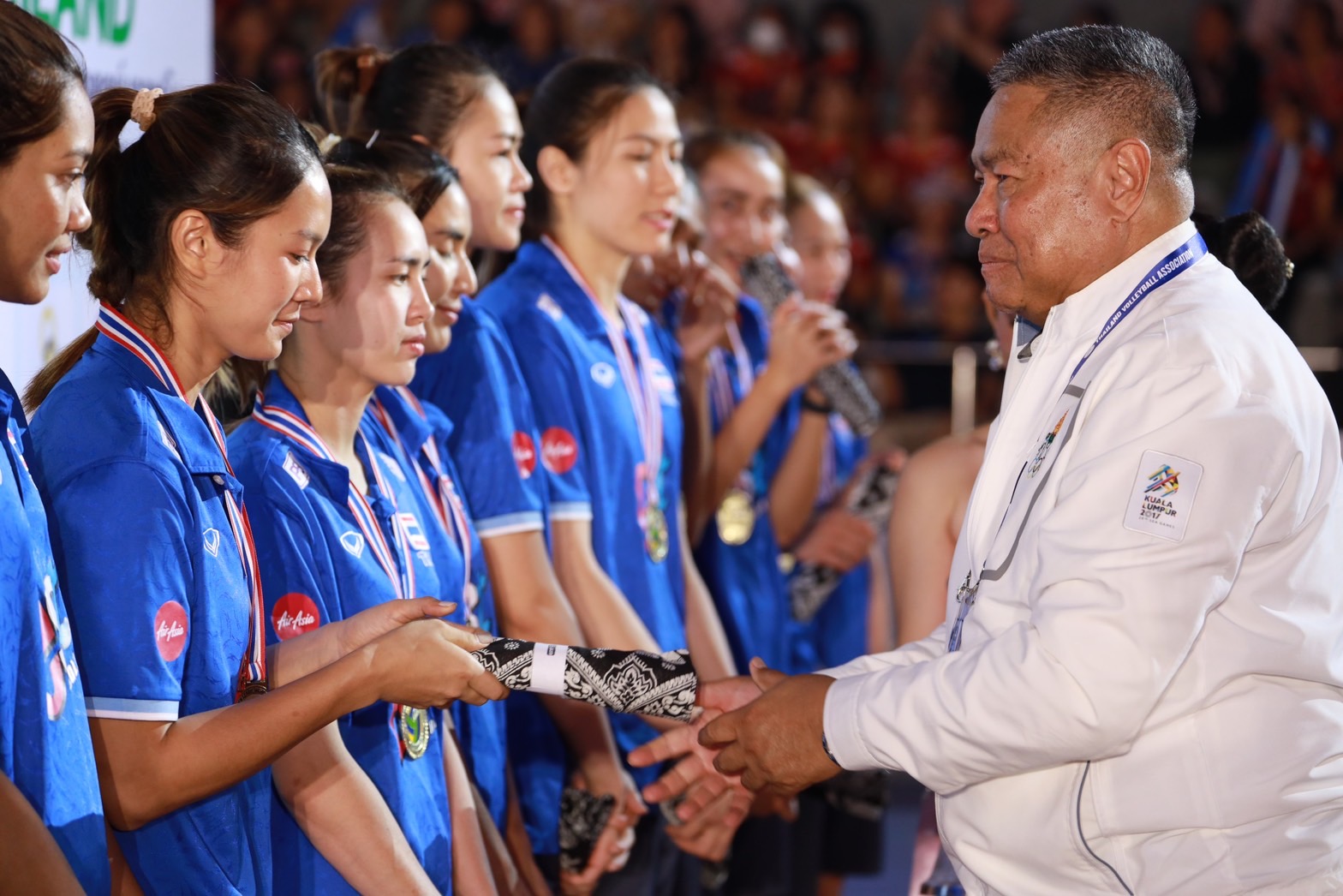 องคมนตรี มอบโล่รางวัล ทีมชนะเลิศการแข่งขันวอลเลย์บอลหญิง ONE 31 Sea V League 2023 