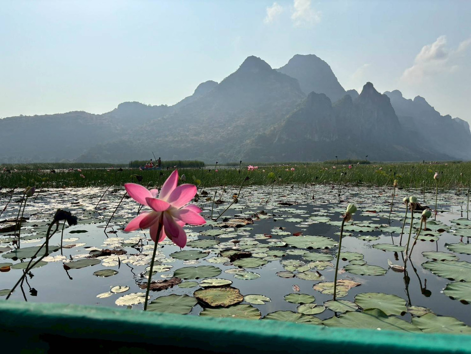 ชุมชนบ้านหน้าทุ่งสามร้อยยอด จัด “ถ่อเรือ ทอรักษ์” รับเดือนแห่งความรักเปิดประสบการณ์  Sustainability Tourism ครั้งแรกในประเทศไทย