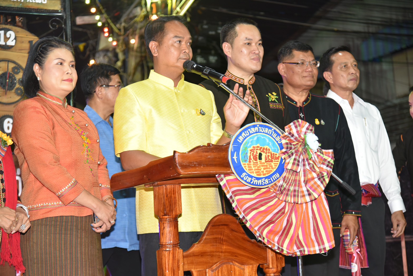 พ่อเมืองศรีสะเกษเปิดโครงการสืบสานวัฒนธรรมวิถีชุมชนคนบ้านตำแย ที่อำเภออุทุมพรพิสัย