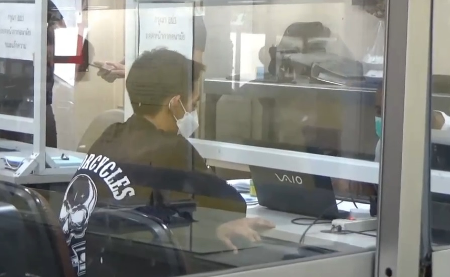 แจ้งข้อหาพ่อเลี้ยงโหดทุบลูก 1 ขวบเศษดับก่อนรอฝากขังศาลอาญาธนบุรี