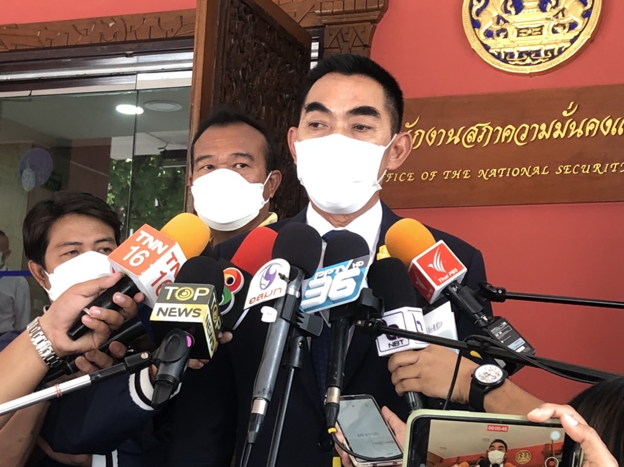 “สุพจน์” ลั่น ยังไม่ล็อกดาวน์ ยกเว้นจำเป็น เผยนายกฯ สั่งยกระดับ "CI-รพ.สนาม" ย้ำรร.ต้องจัดโซนนิ่งให้เด็กติดโควิดสอบได้ 