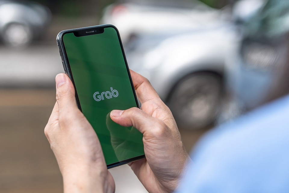 สมัคร GrabCar คนขับรถยนต์ส่วนตัว รายได้ 15,000-100,000/เดือน