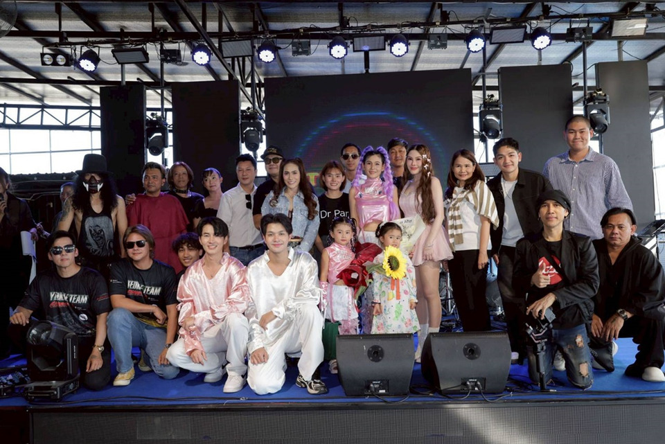 “เอ๋ เอลีชา–ปิ๊งปิ๊ง รภัทร–ครีม ธิชาชา& ซีเหวิน” แท็คทีมเปิดซิงเกิลใหม่ รับปีม้าทอง กระแสแรงแฟนเพลงจับตา