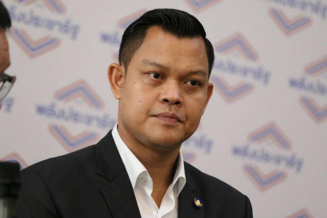 "ธนกร"หนุนพท.ตั้งส.ส.ร.แก้รธน. จวก"ธนาธร-ปิยบุตร"อย่าใช้ม็อบนักศึกษากดดัน 