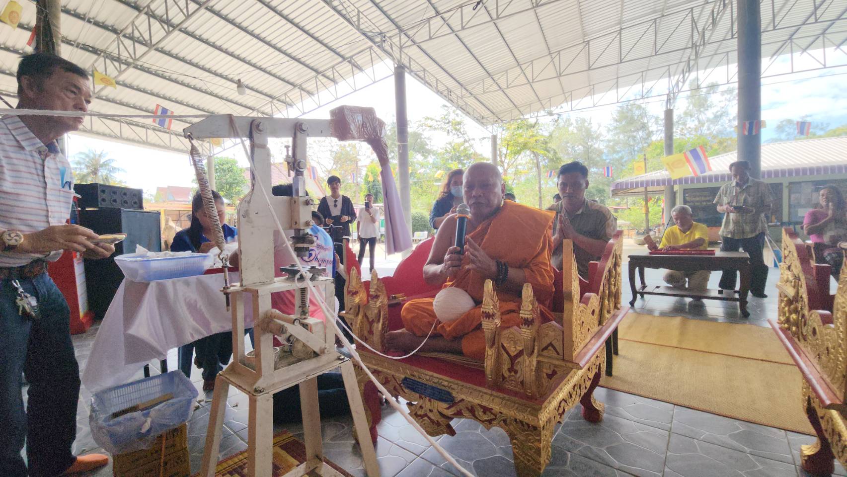 สำนักสงฆ์วัดเขาถ้ำระฆังทองจ.ระยองปลุกเสกวัตถุมงคล หารายได้สมทบทุนบูรณะพัฒนาที่พักสงฆ์  