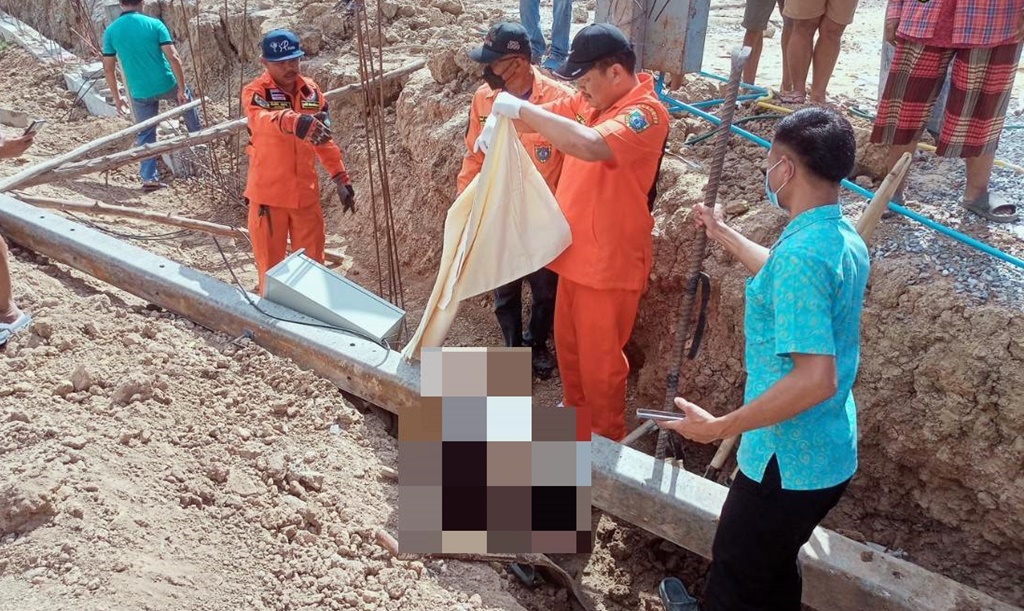 หนุ่มใหญ่หนองโสน เคราะห์ร้ายถูกเสาไฟฟ้าล้มทับเสียชีวิต 