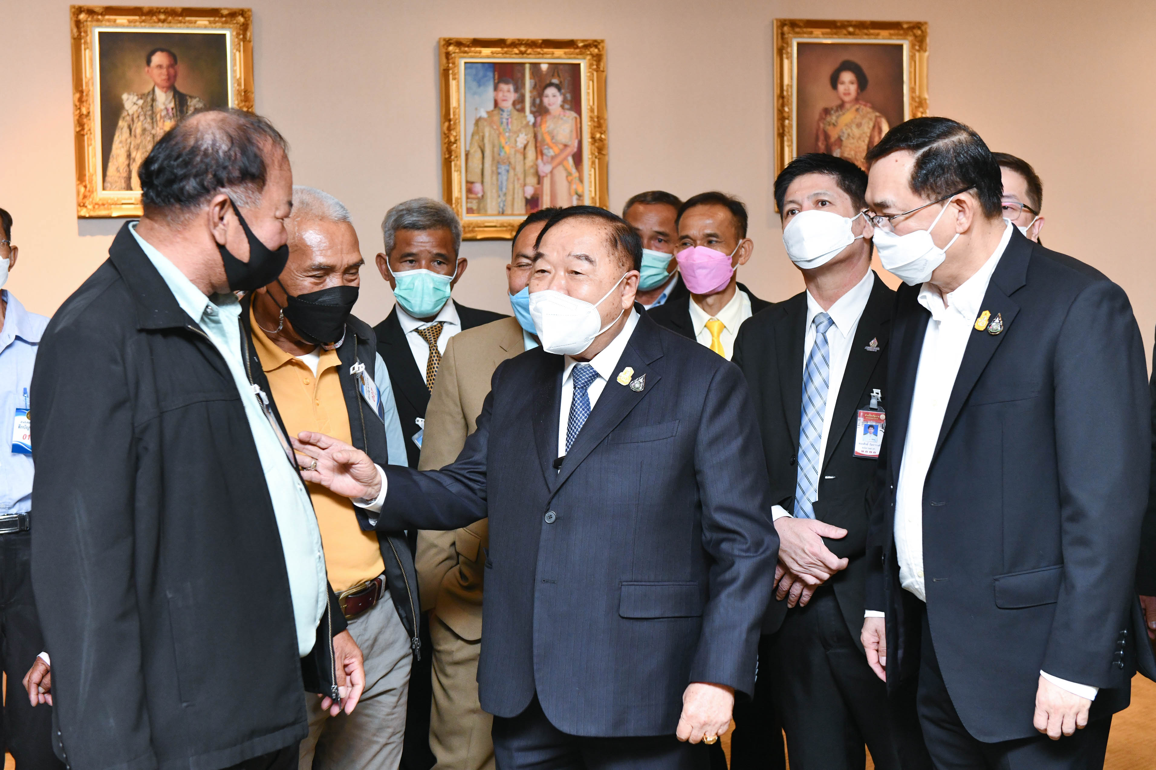 "บิ๊กป้อม" เปิดทำเนียบฯ รับข้อเรียกร้อง "ผู้แทน 3 กลุ่มมวลชน" ย้ำรัฐบาลมุ่งแก้ปัญหา ให้ปชช.อยู่ดีกินดี