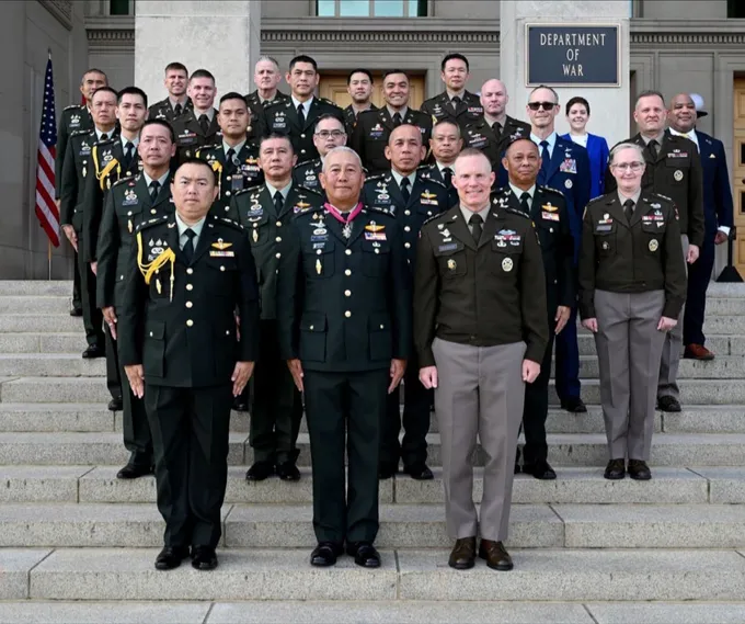 “บิ๊กปู” ผงาดเวทีสหรัฐฯ! เพนตากอนเชิดชู มอบเหรียญ Legion of Merit ยกย่องผลงานเสริมแกร่งความร่วมมือทางทหารไทย-สหรัฐฯ 