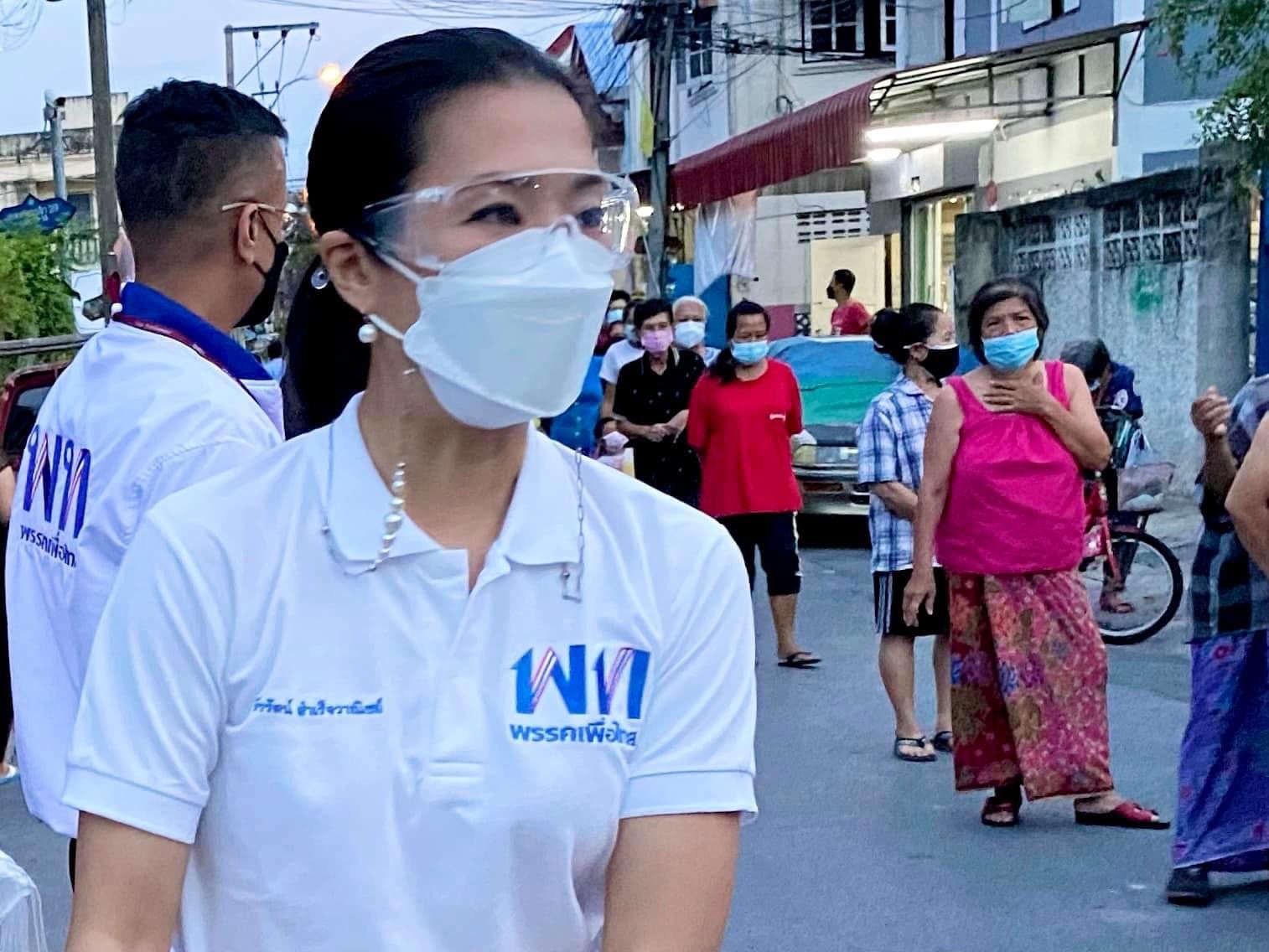 "ธีรรัตน์" แจงปมดราม่าติดสติกเกอร์ถังออกซิเจน รับไม่มีเจตนาแฝงหาเสียง หวังให้ติดต่อเติมออกซิเจน