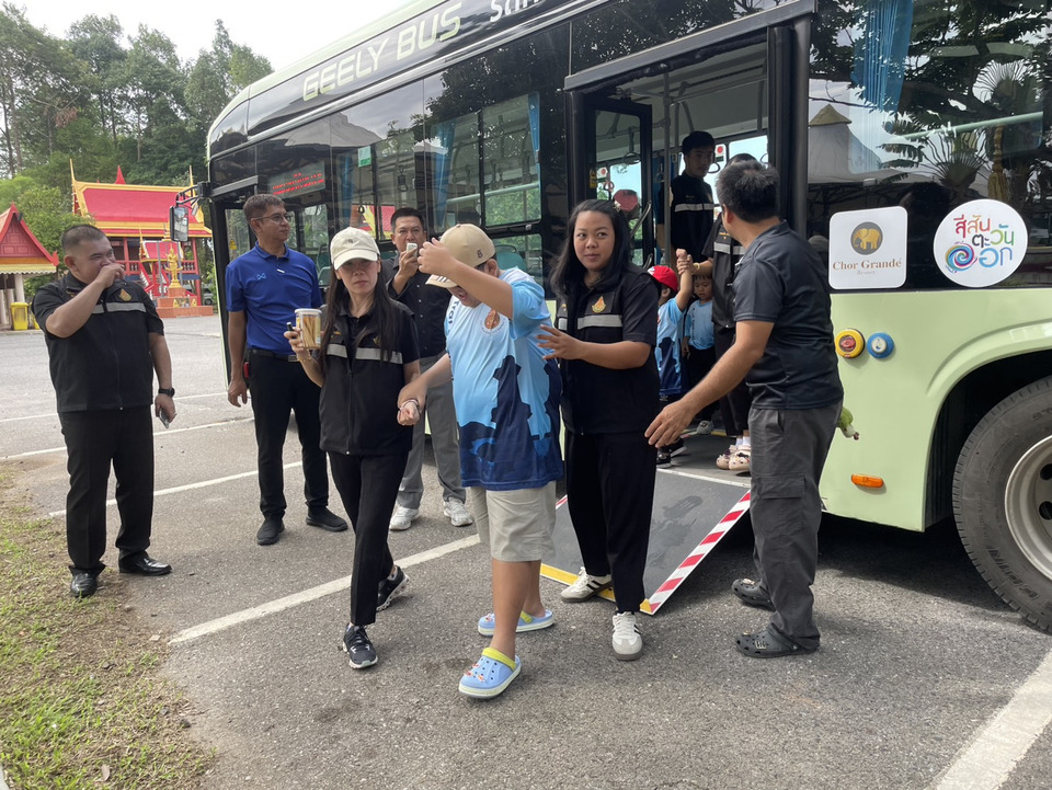 ททท.ตราด จับมือไทยแสงเจริญ เปิดตัวรถบัสไฟฟ้า 100% ดันท่องเที่ยวสีเขียวรับงานวิ่งใหญ่ 