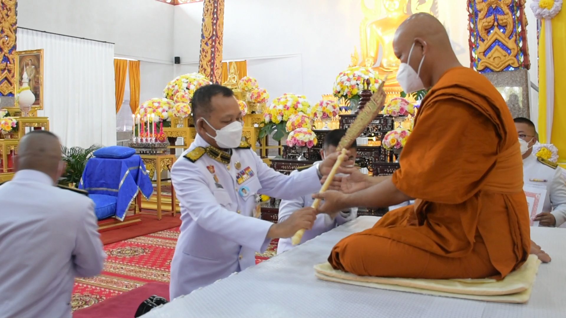  องคมนตรีเชิญสัญญาบัตร พัดยศและผ้าไตร  ถวายพระราชาคณะ วัดราษฎร์อุปถัมภ์ จ.พังงา