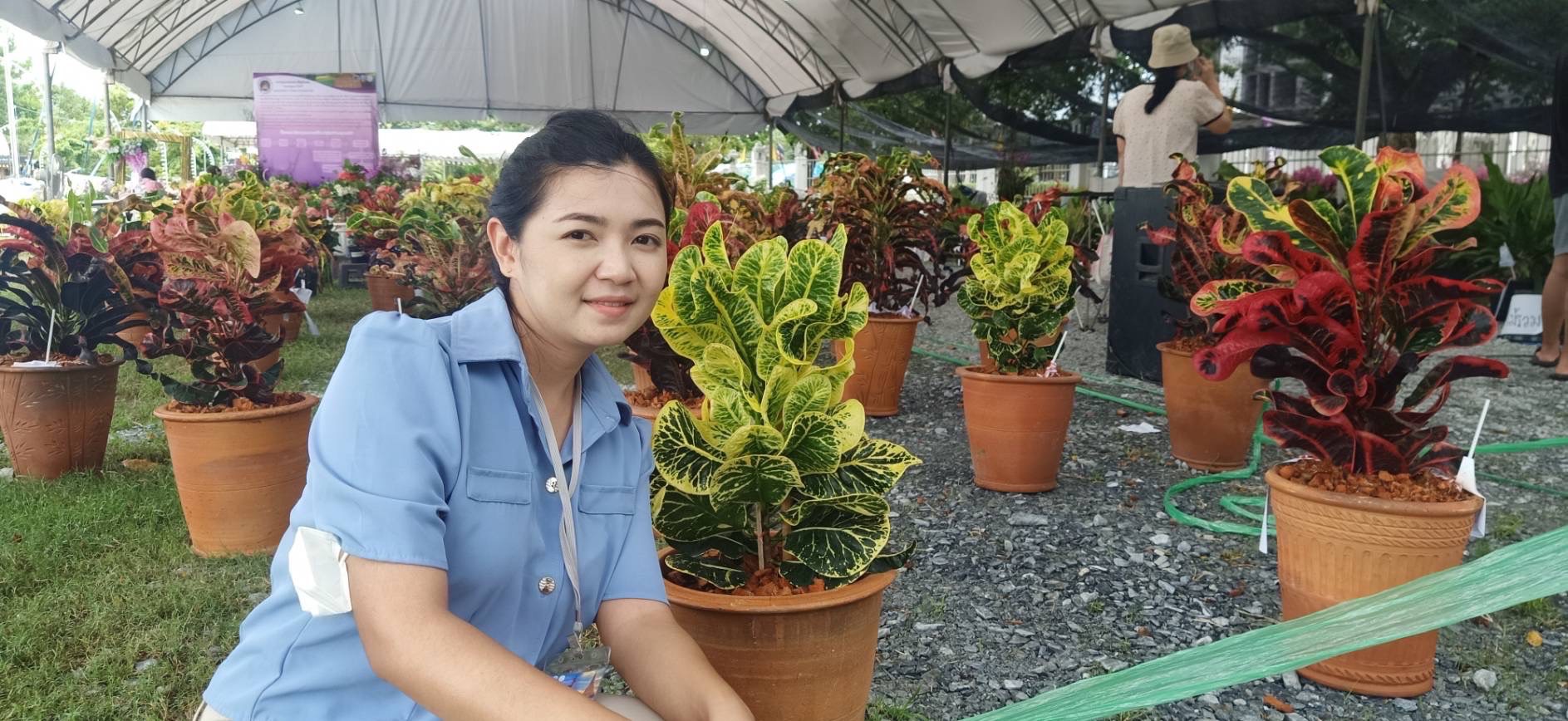 เกษตรจังหวัดนครปฐมชวนชมการแข่งประกวดร้อยมาลัยดอกไม้ใน"มหกรรมเกษตรและกล้วยไม้นครปฐม 66 "