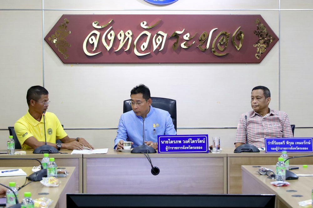 ผู้ว่าฯระยอง เรียกประชุมด่วน เร่งแก้ปัญหารถติดบริเวณแยกตะพง