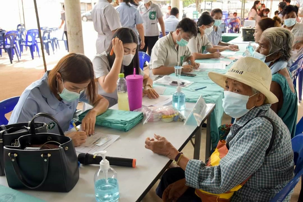หน่วยแพทย์เคลื่อนที่ พอ.สว.ให้บริการประชาชนอำเภอสนามชัยเขต