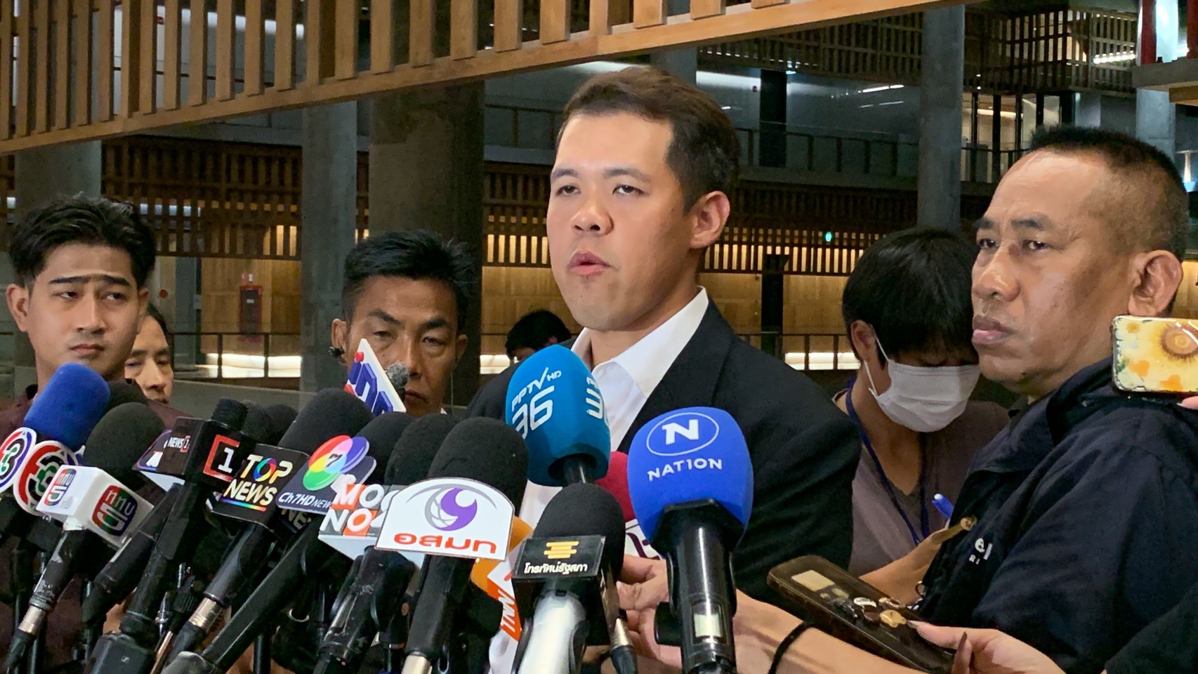 "ปกรณ์วุฒิ" บอกอยากให้ "นายกฯ" มาสภาฯตอบกระทู้ เชื่อไม่มีอะไร