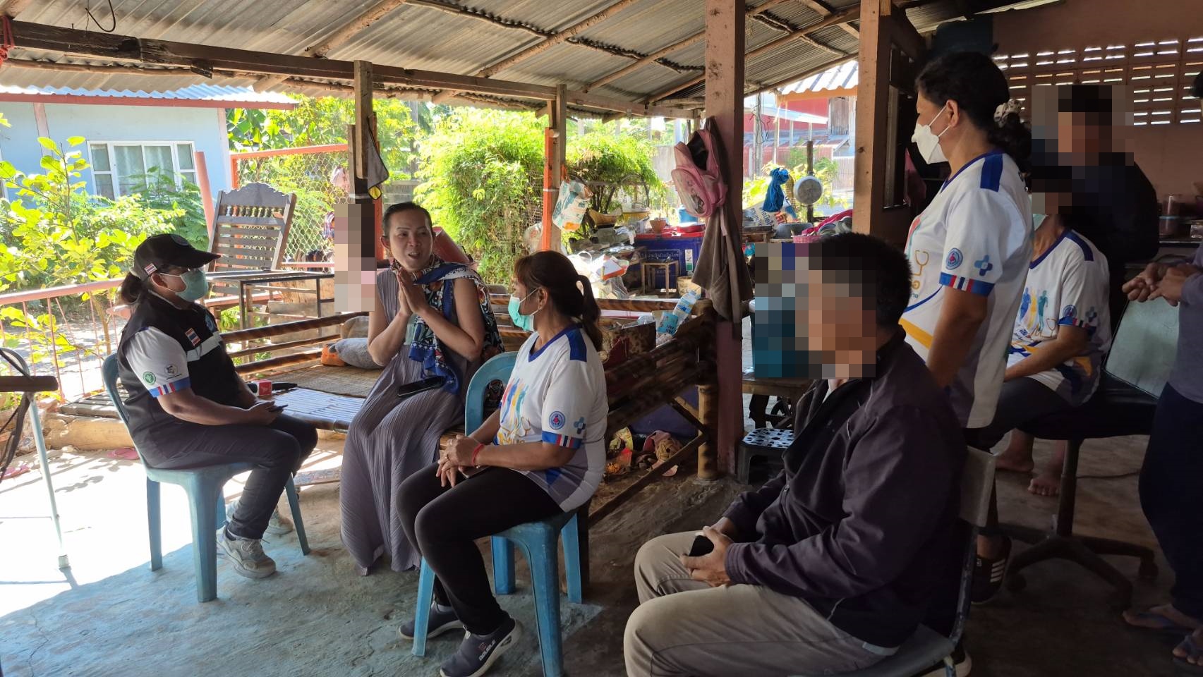 สาวสองบุรีรัมย์ร้องช่วยเหลือพิการเดินไม่ได้เพราะฉีดวัคซีนโควิดไร้เยียวยาจากเสาหลักกลายเป็นภาระ 