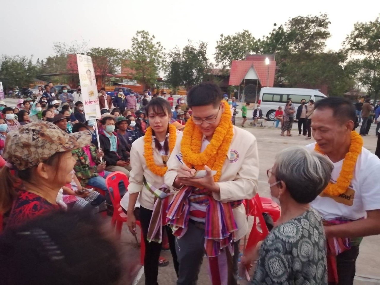‘ไทยศรีวิไลย์’ ลุย‘อีสาน ‘มงคลกิตติ์’ ชูนโยบายปฏิรูปกระบวนการยุติธรรม