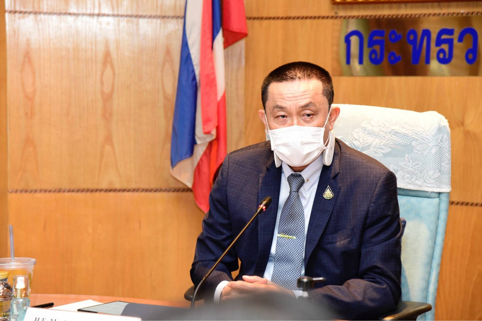 "ศักดิ์สยาม" นั่งหัวโต๊ะประชุมสายสีแดง-สถานีกลางบางซื่อ  เตรียมออกบัตรโดยสารรายเดือนร่วมกับรถเมล์ปรับอากาศ